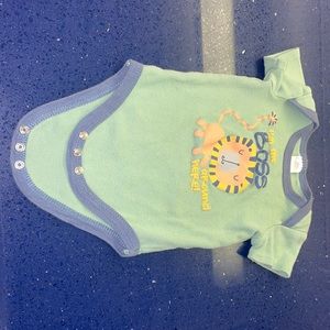 Baby kiss 3-6 month onsie